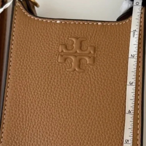 NWOT 👛👝 👜 #WOMENS #TORYBURCH THEA #LEATHER #CELLPHONE #CROSSBODY BAG IN TAN - Picture 3 of 7
